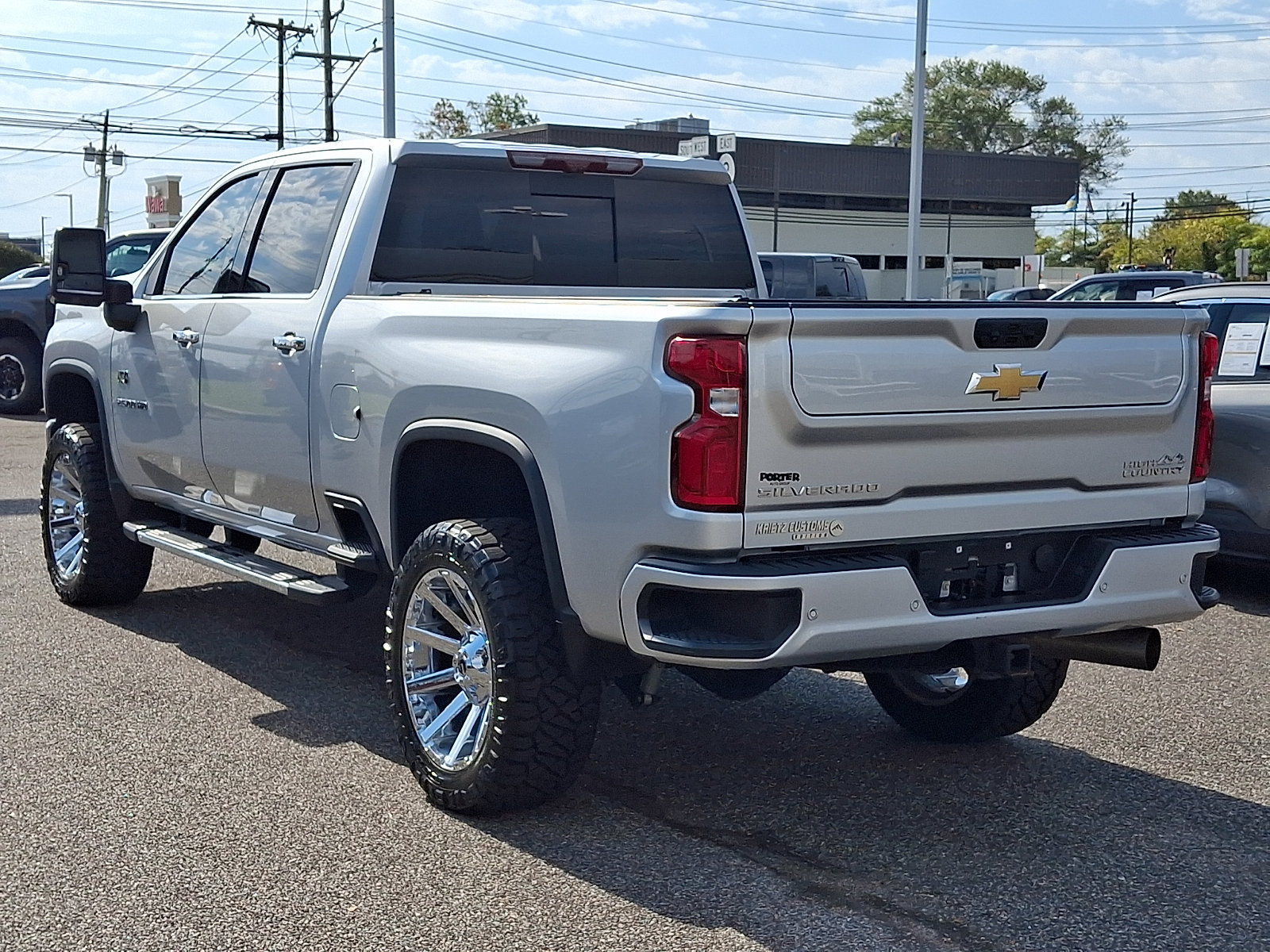 Used 2023 Chevrolet Silverado 2500 High Country AWD/4WD image 7