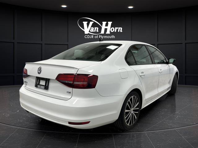 Used 2016 Volkswagen Jetta Sport image 7