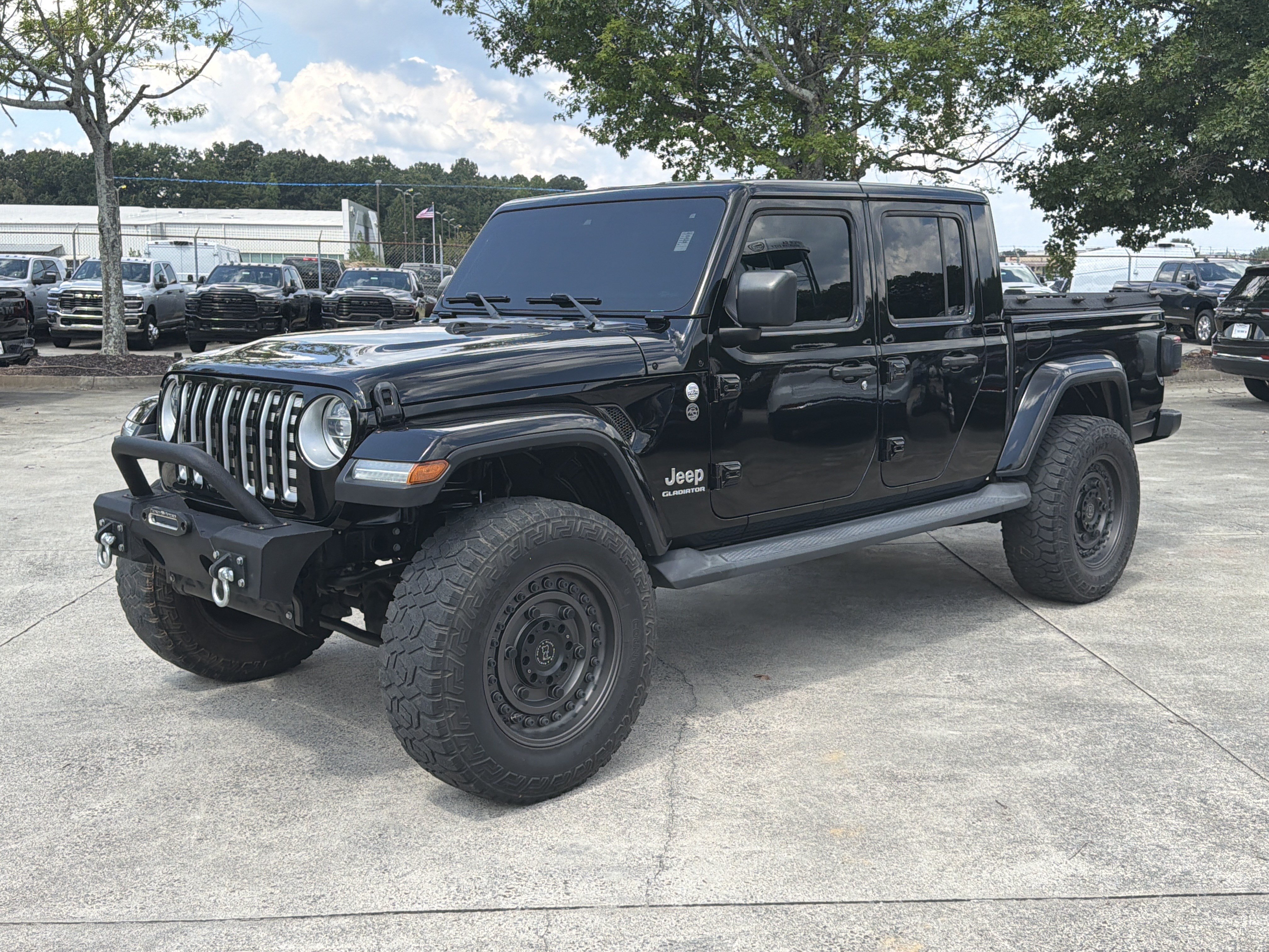 Used 2020 Jeep Gladiator Overland AWD/4WD image 3