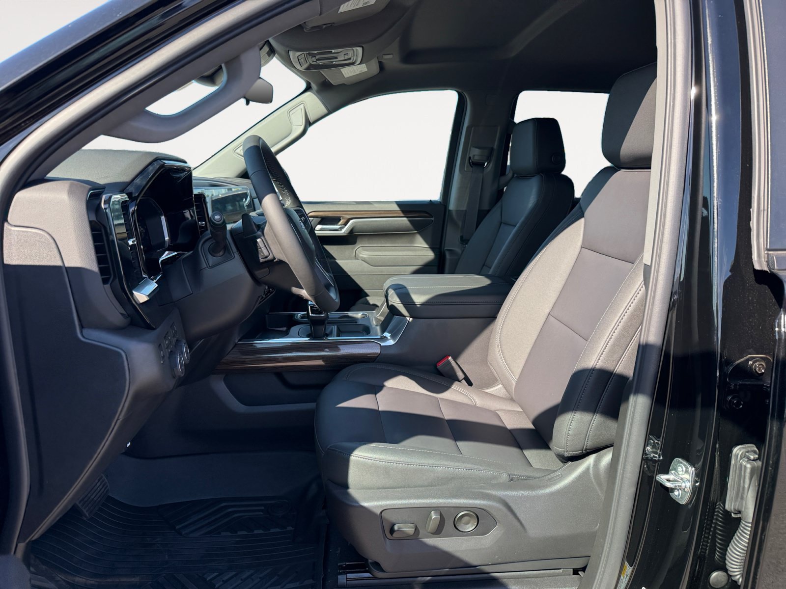 New 2026 Chevrolet Silverado 1500 LT Trail Boss w/ LT Trail Boss Premium Package AWD/4WD image 10