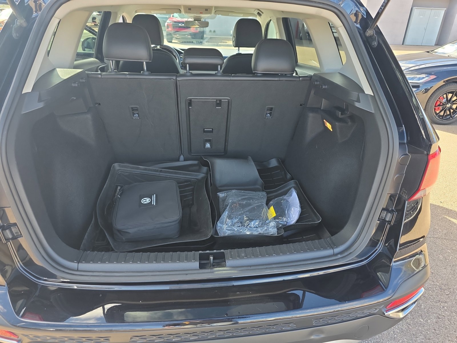 Certified 2023 Volkswagen Taos SE w/ Black Wheel Package image 34