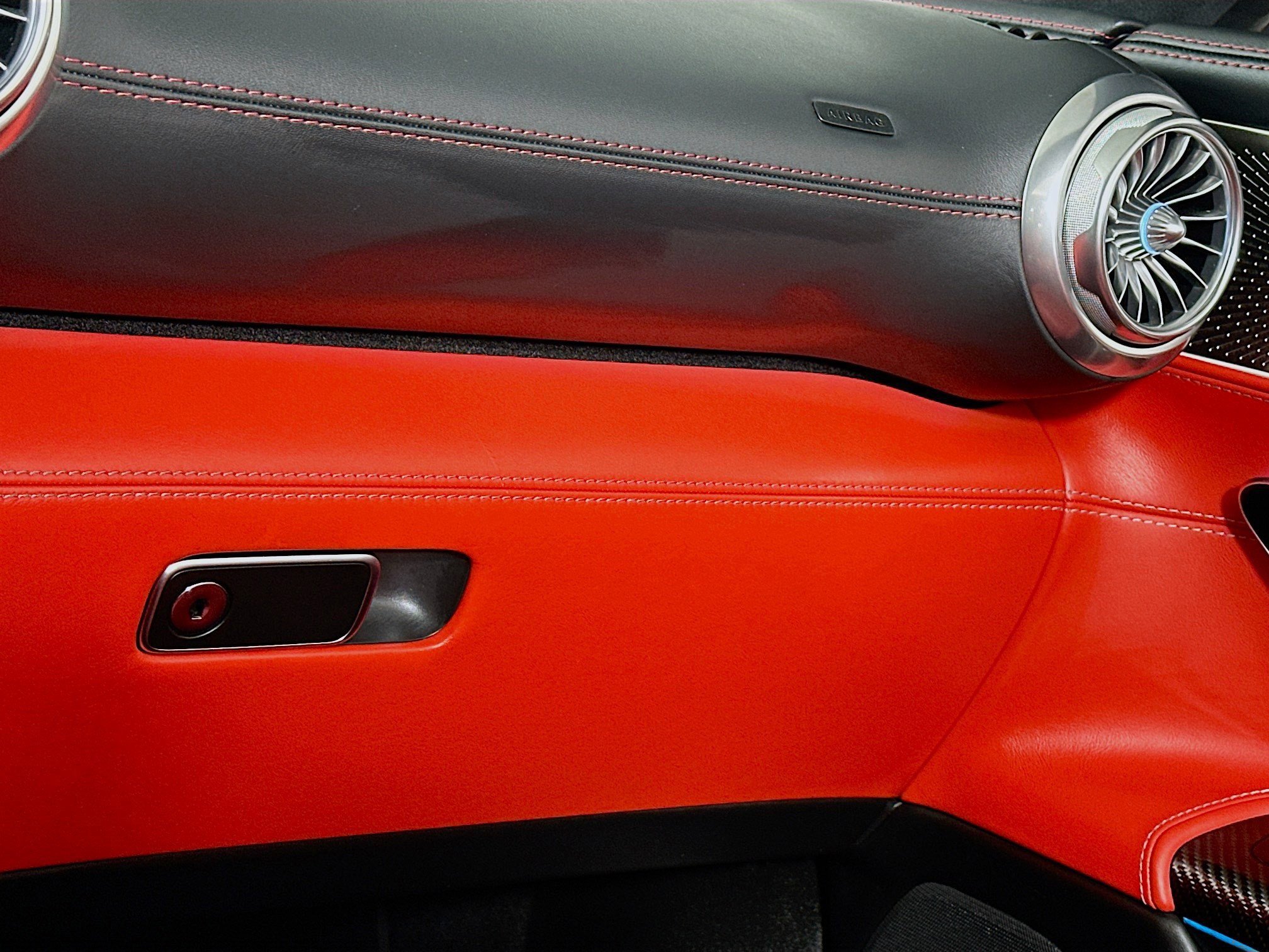 Used 2022 Mercedes-Benz SL 55 AMG 4MATIC w/ Driver Assistance Package image 14