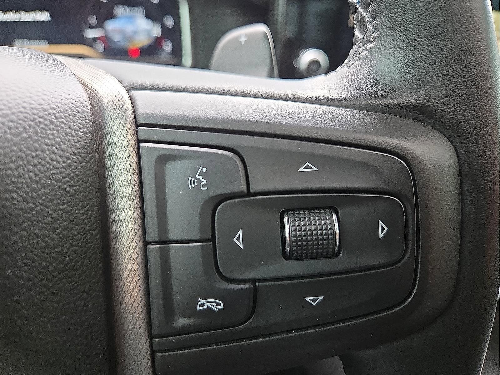 Used 2023 GMC Sierra 1500 Denali w/ Technology Package AWD/4WD image 18