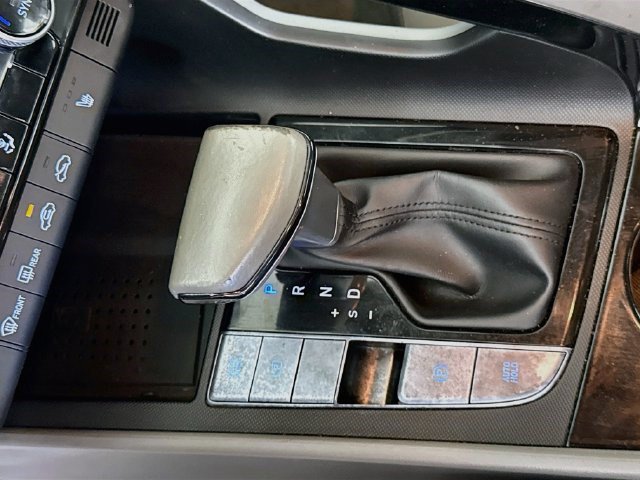 Used 2022 Hyundai Elantra SEL w/ Convenience Package FWD image 19