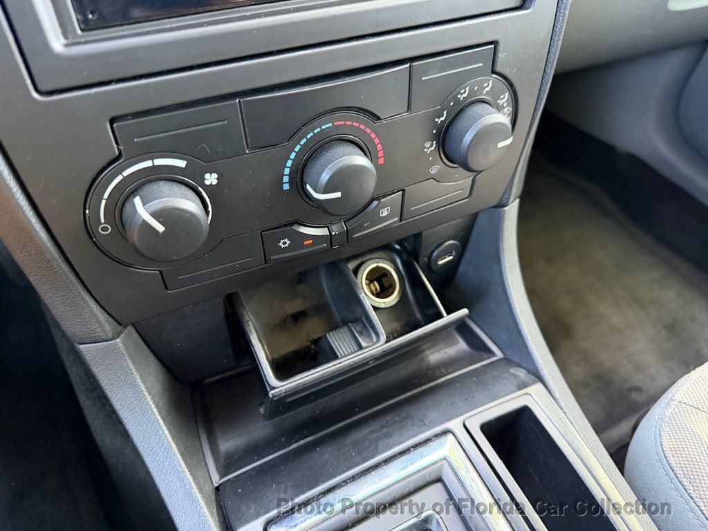 Used 2005 Dodge Magnum SE RWD image 59