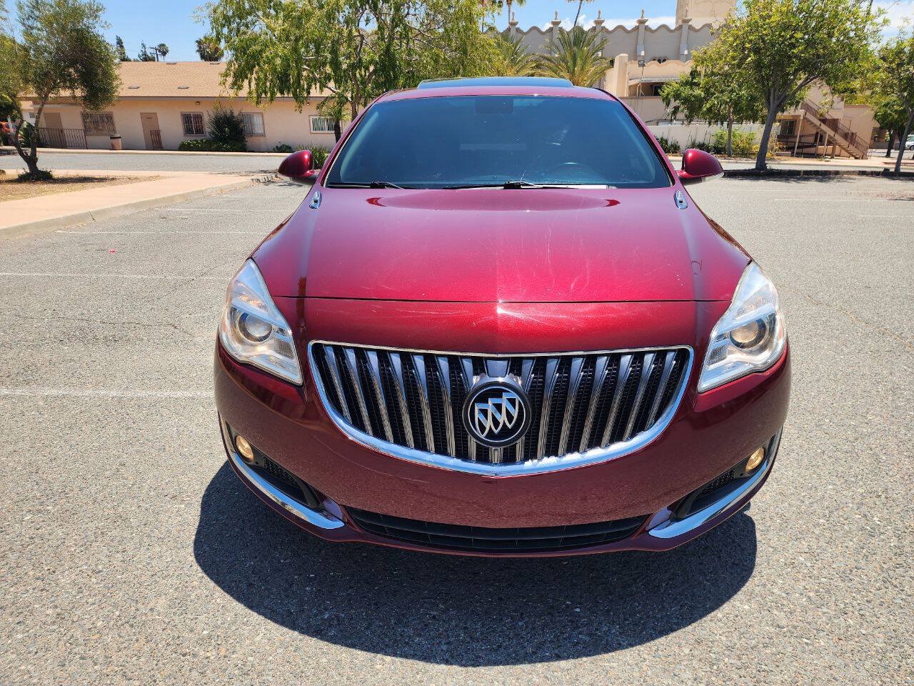 Used 2017 Buick Regal Sport Touring FWD image 3