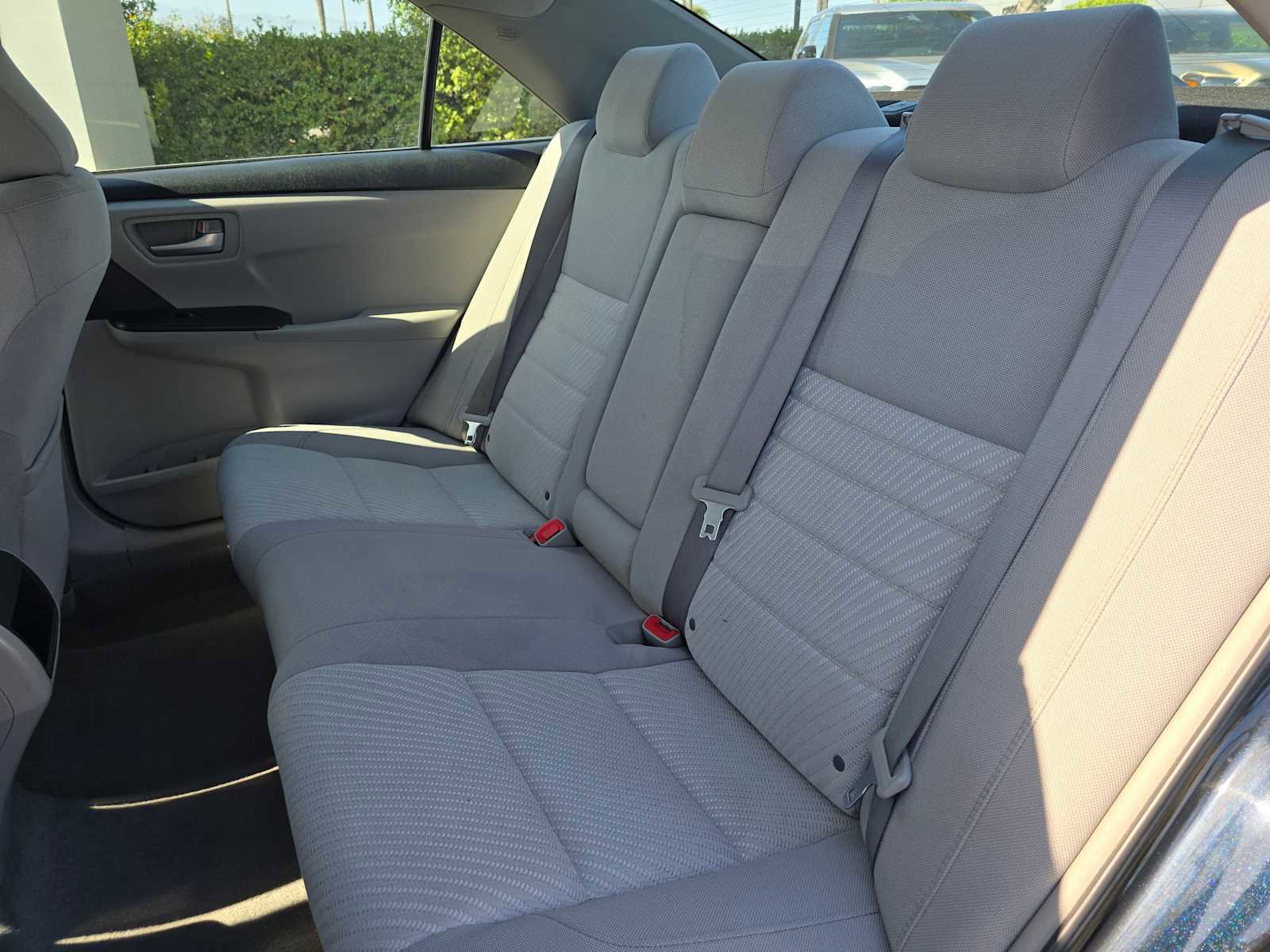Used 2017 Toyota Camry LE FWD image 19