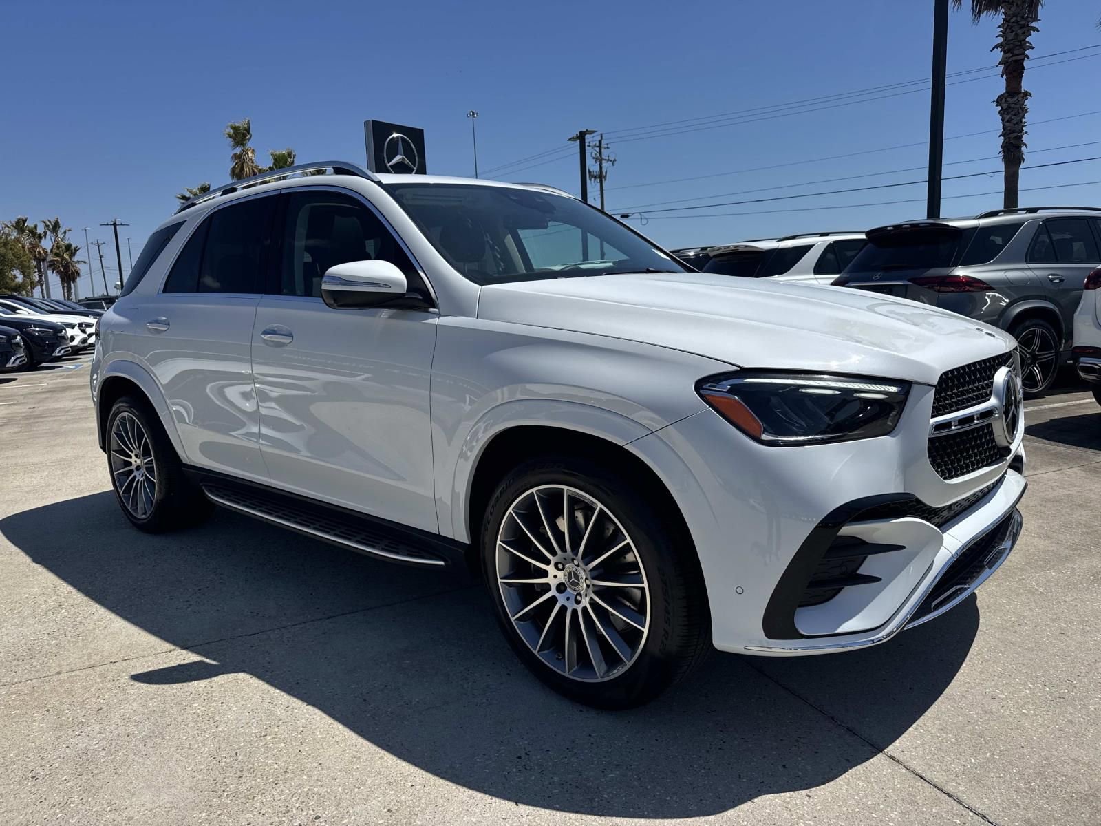 Used 2025 Mercedes-Benz GLE 450e 4MATIC image 3