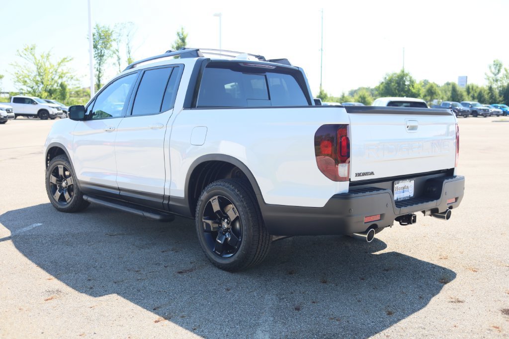 New 2026 Honda Ridgeline Black Edition image 4