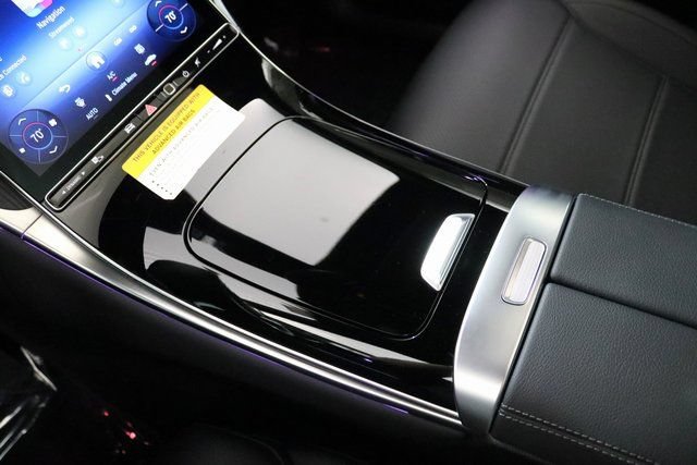 Used 2025 Mercedes-Benz GLC 300 4MATIC image 28