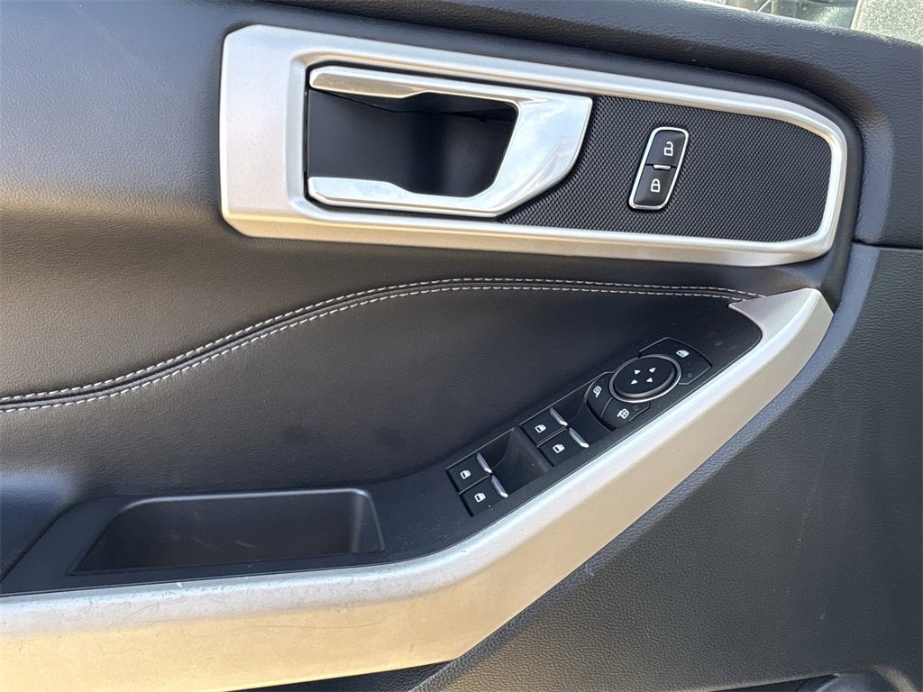 Used 2023 Ford Explorer XLT w/ Equipment Group 202A image 11