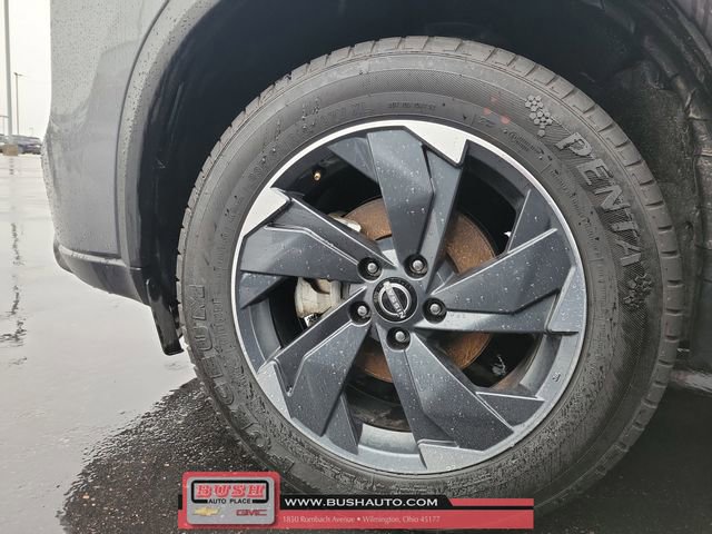 Used 2024 Nissan Rogue SV image 6