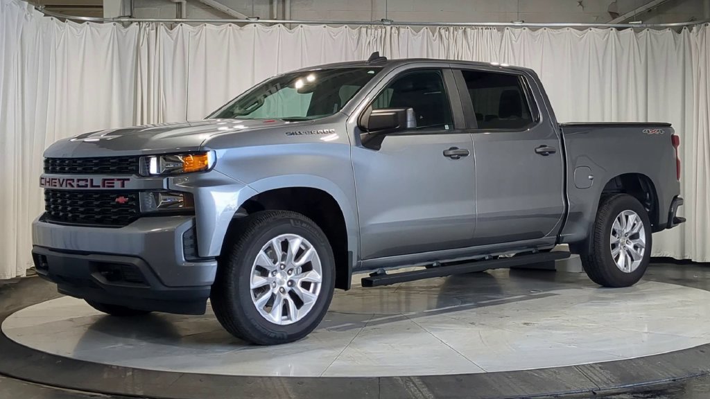 Used 2021 Chevrolet Silverado 1500 Custom w/ Safety Confidence Package AWD/4WD image 5