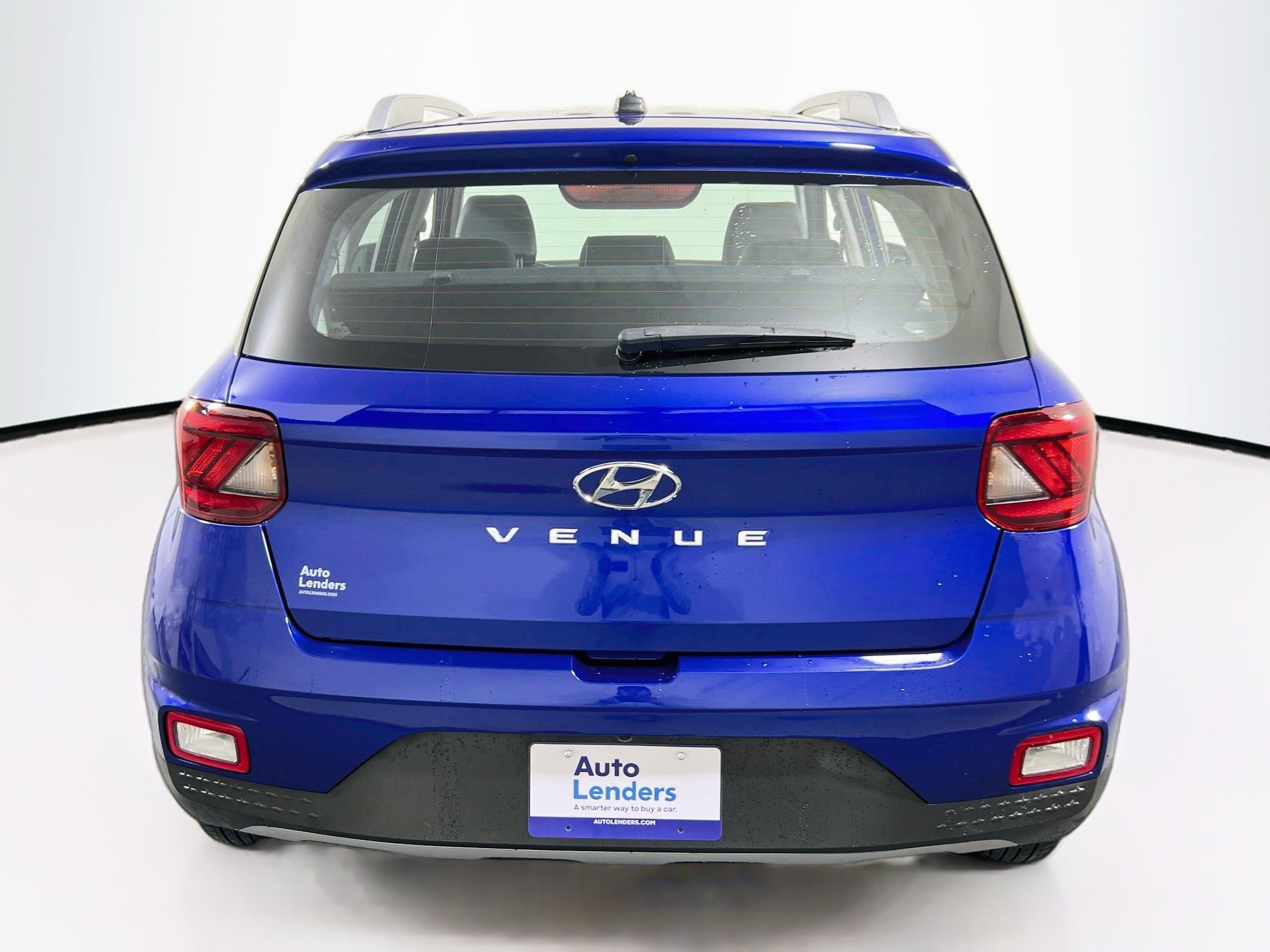 Used 2023 Hyundai Venue Limited w/ Cargo Package FWD image 6