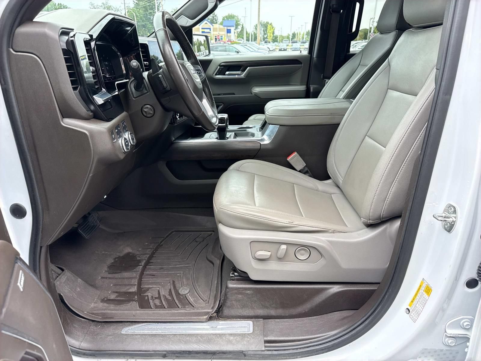 Used 2023 GMC Sierra 1500 SLT w/ SLT Premium Package AWD/4WD image 29
