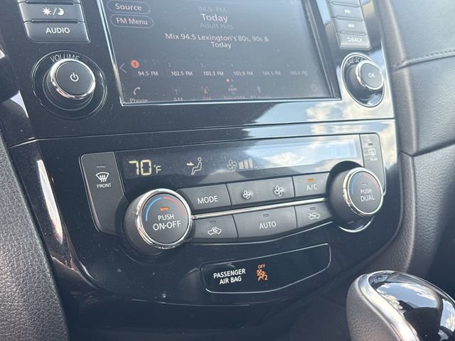 Used 2020 Nissan Rogue SV AWD/4WD image 18