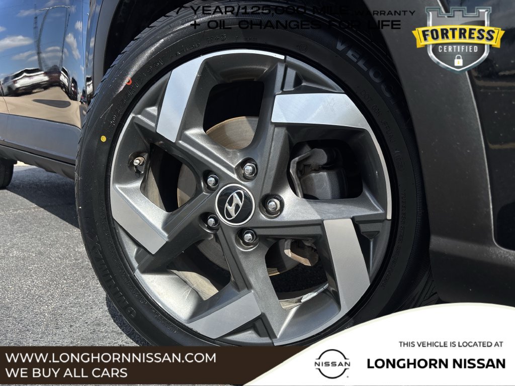 Used 2023 Hyundai Venue SEL FWD image 8