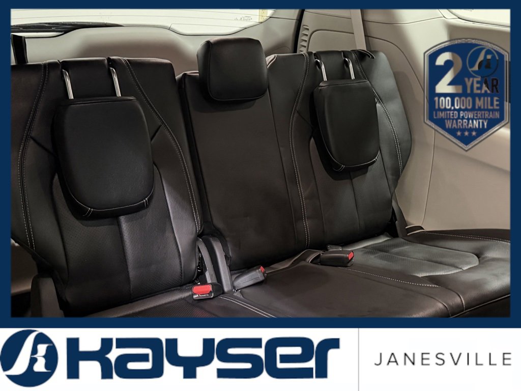 Used 2022 Chrysler Pacifica Touring-L w/ Uconnect Theater Family Group image 20