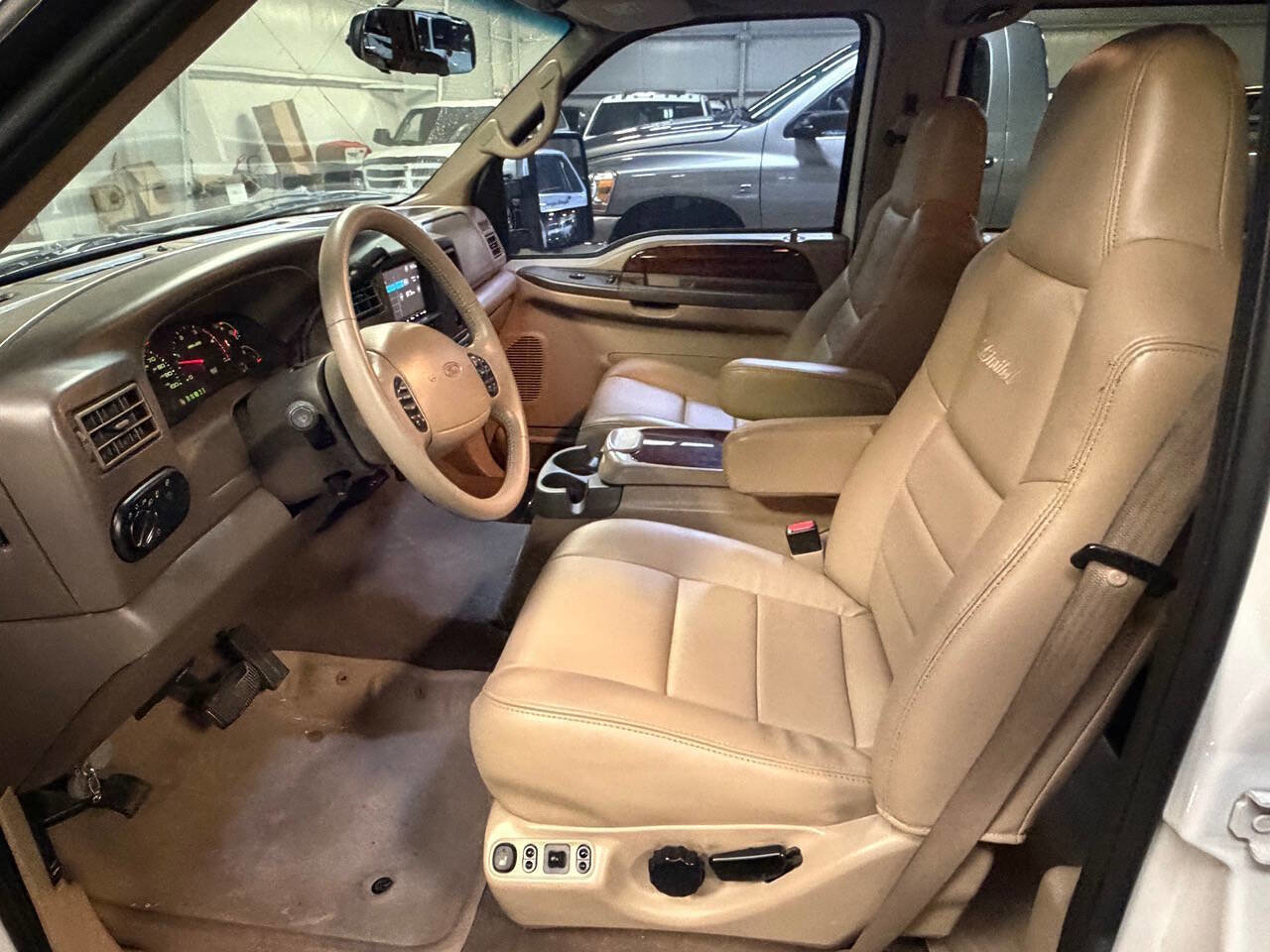 Used 2002 Ford Excursion Limited AWD/4WD image 16