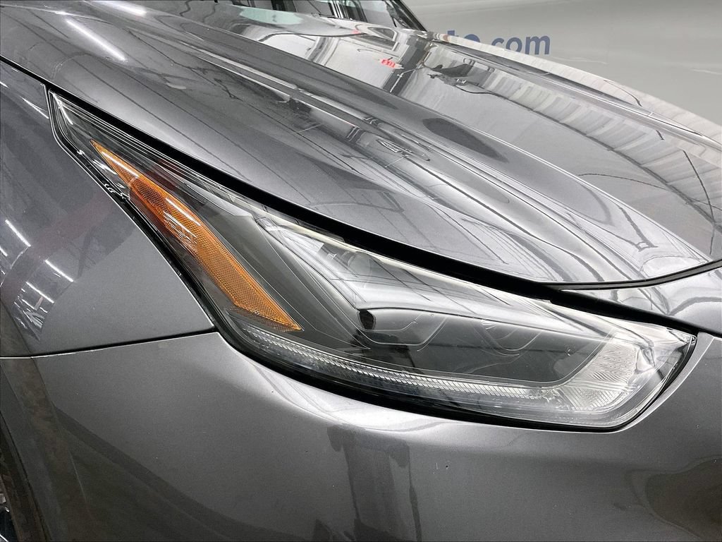 Used 2021 Toyota Highlander XSE AWD/4WD image 35