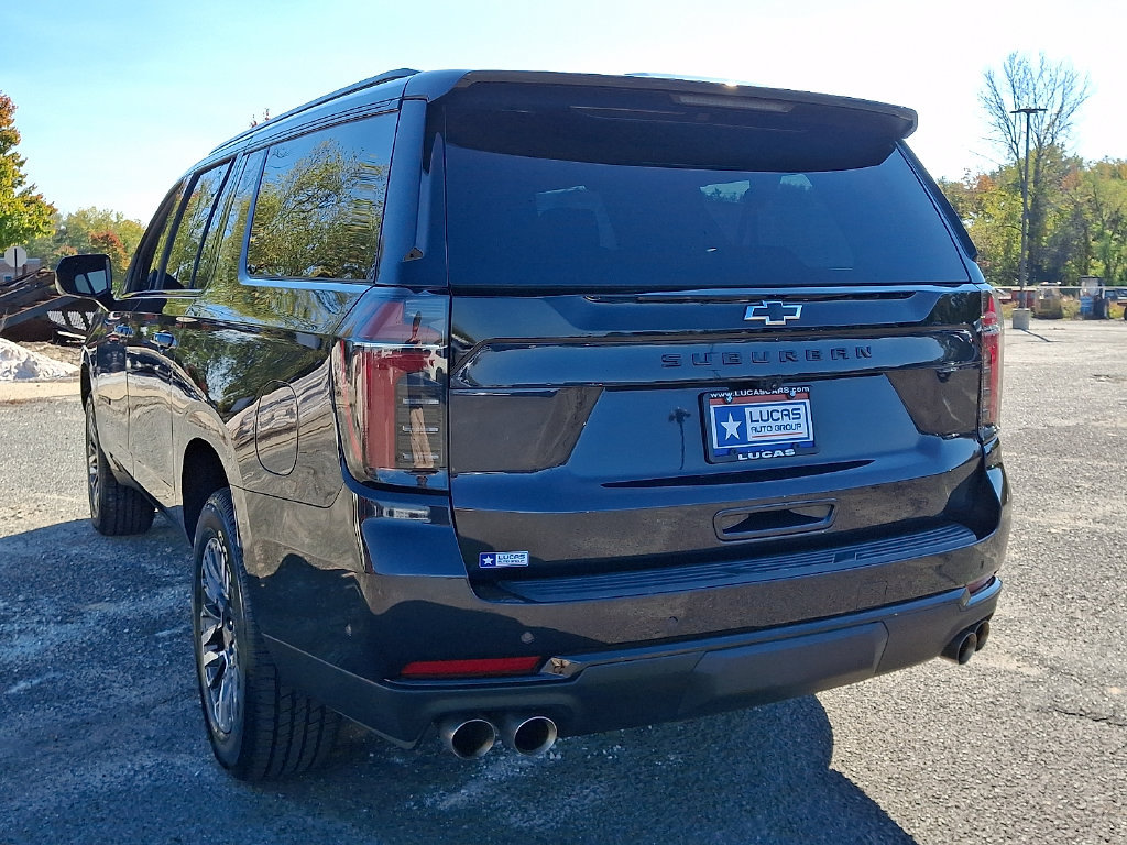 Used 2025 Chevrolet Suburban Z71 AWD/4WD image 9
