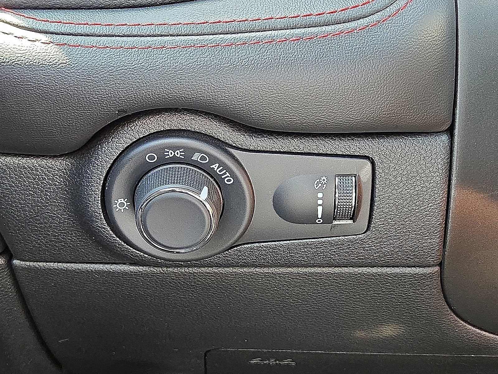 Used 2025 Dodge Durango GT AWD/4WD image 26
