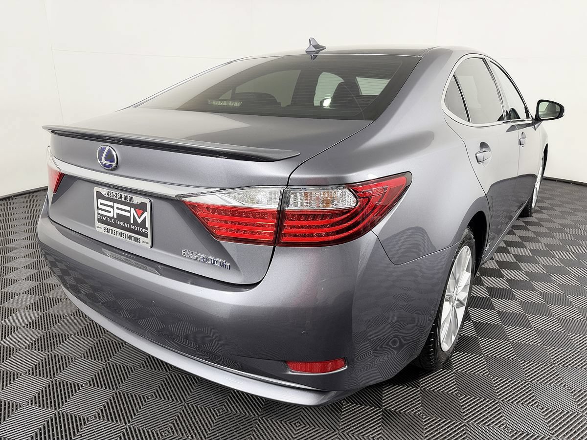 Used 2014 Lexus ES 300h w/ Luxury Package w/Bamboo Trim FWD image 9