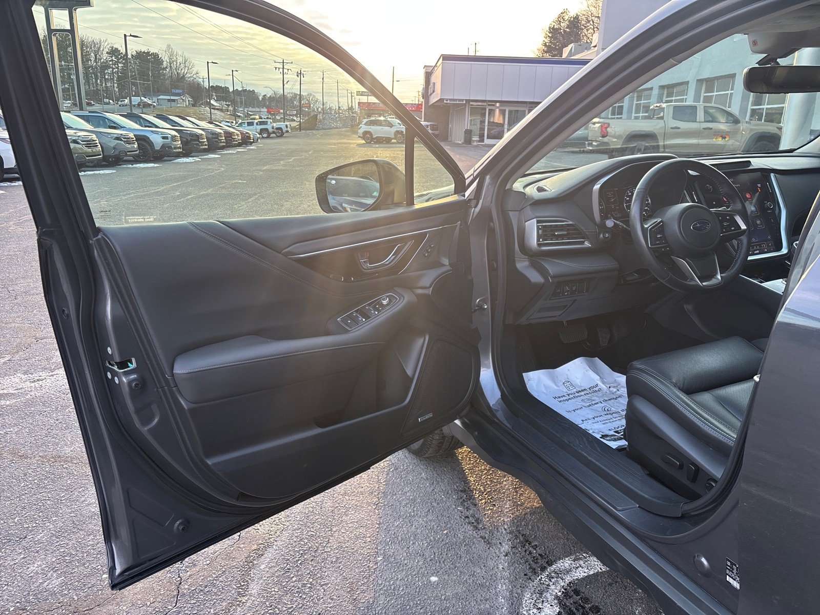 Used 2020 Subaru Outback Limited w/ Popular Package #2 image 9