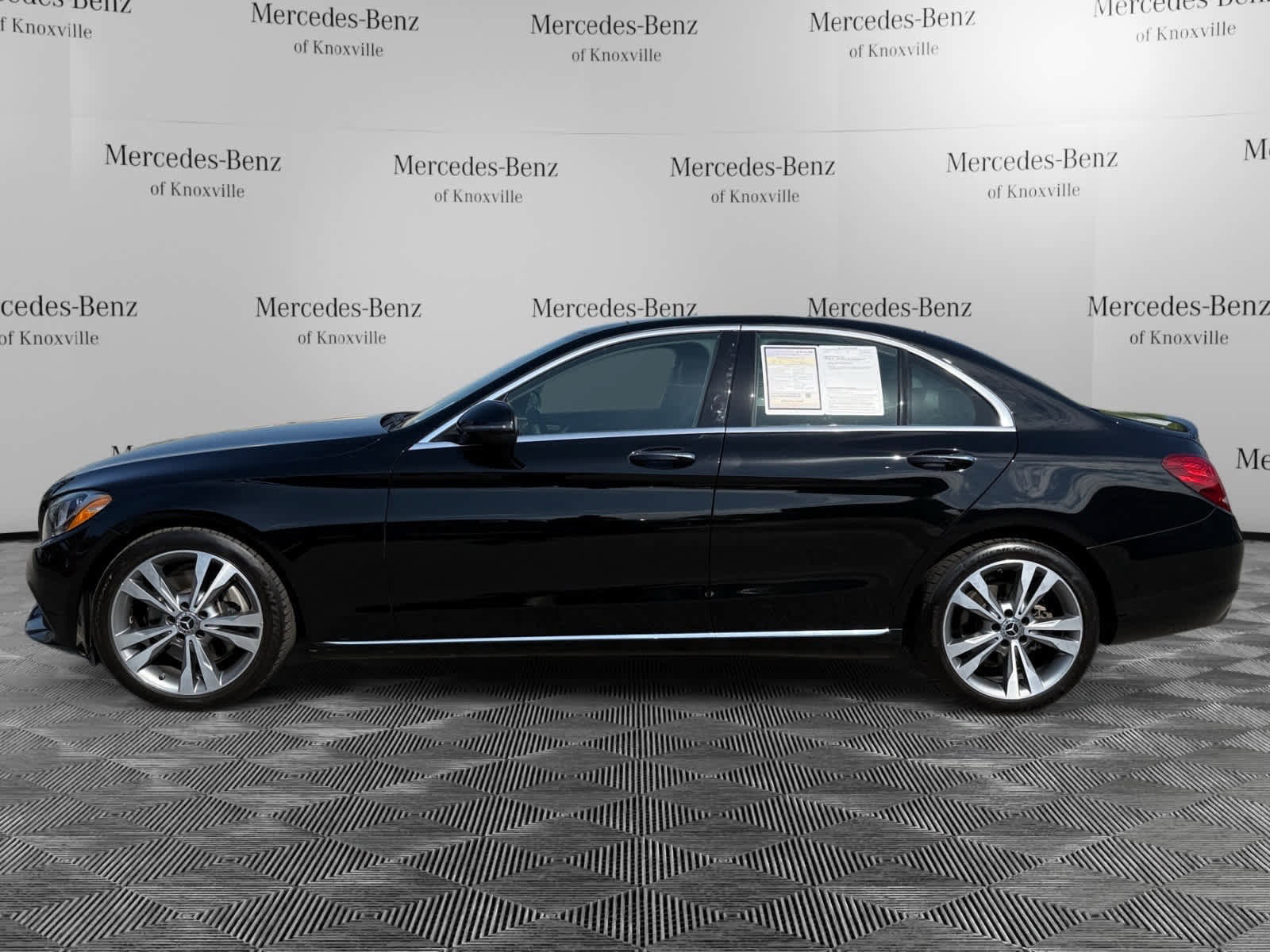 Used 2018 Mercedes-Benz C 300 Sedan image 2