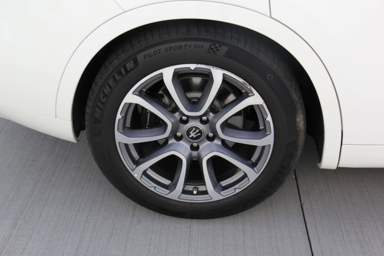 Used 2020 Maserati Levante S image 34
