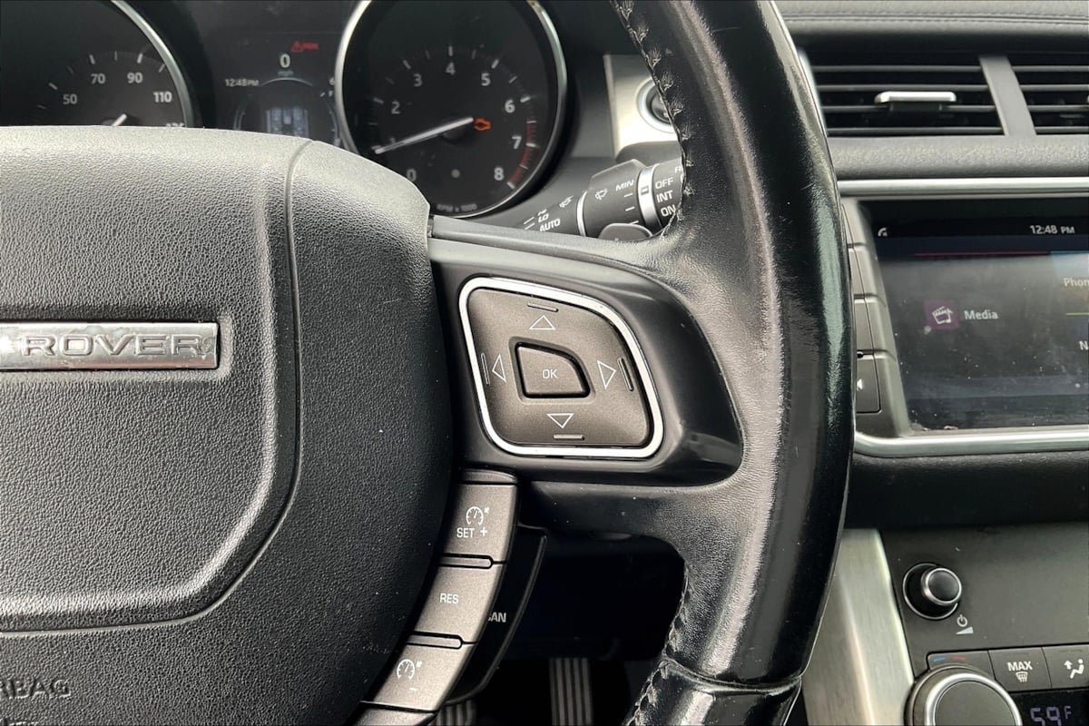 Used 2017 Land Rover Range Rover Evoque SE AWD/4WD image 19
