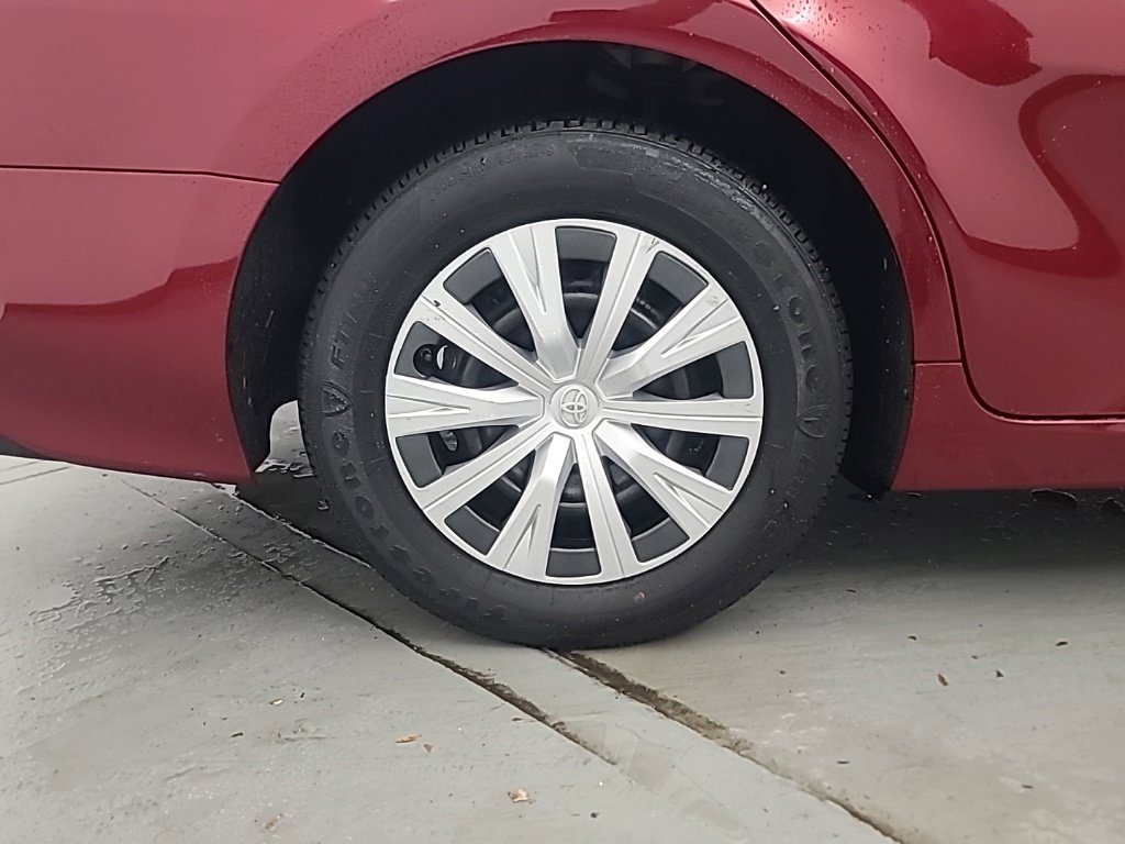 Used 2019 Toyota Camry LE FWD image 10