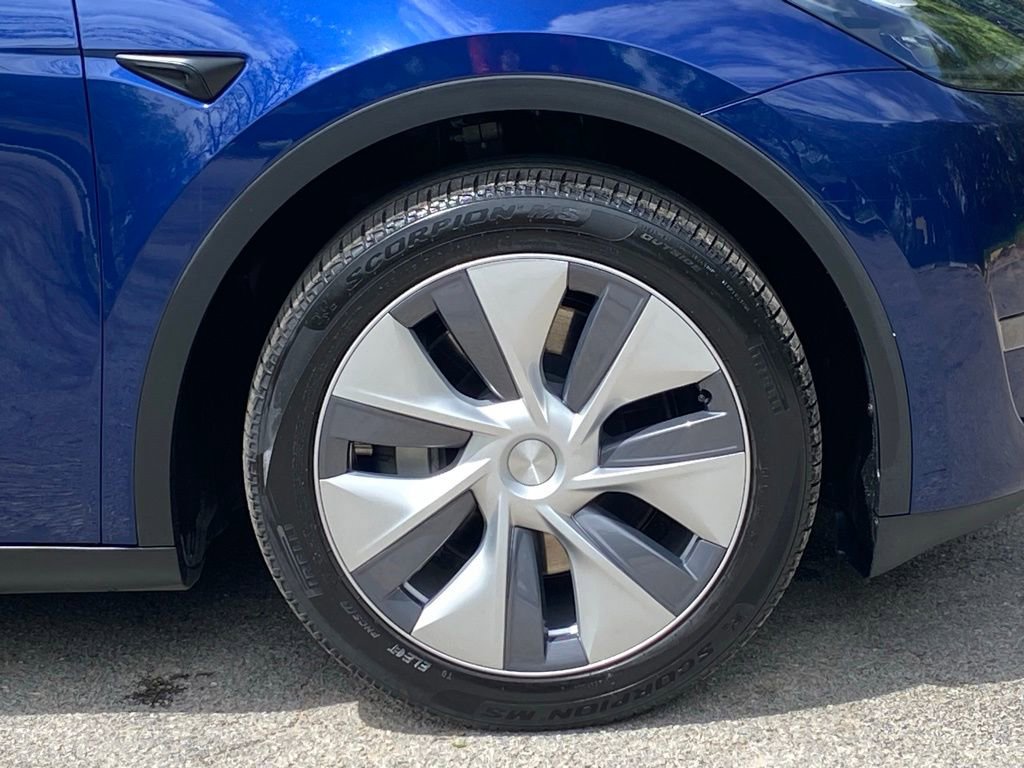Used 2024 Tesla Model Y Long Range image 12