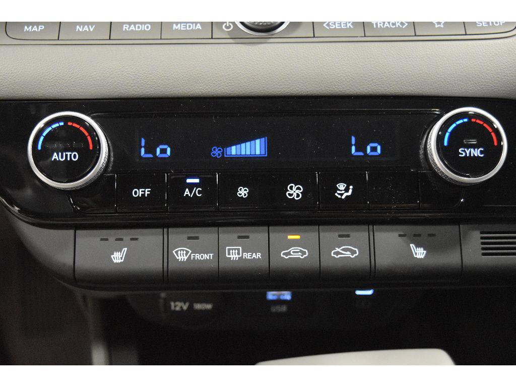 New 2025 Hyundai Elantra SEL image 74