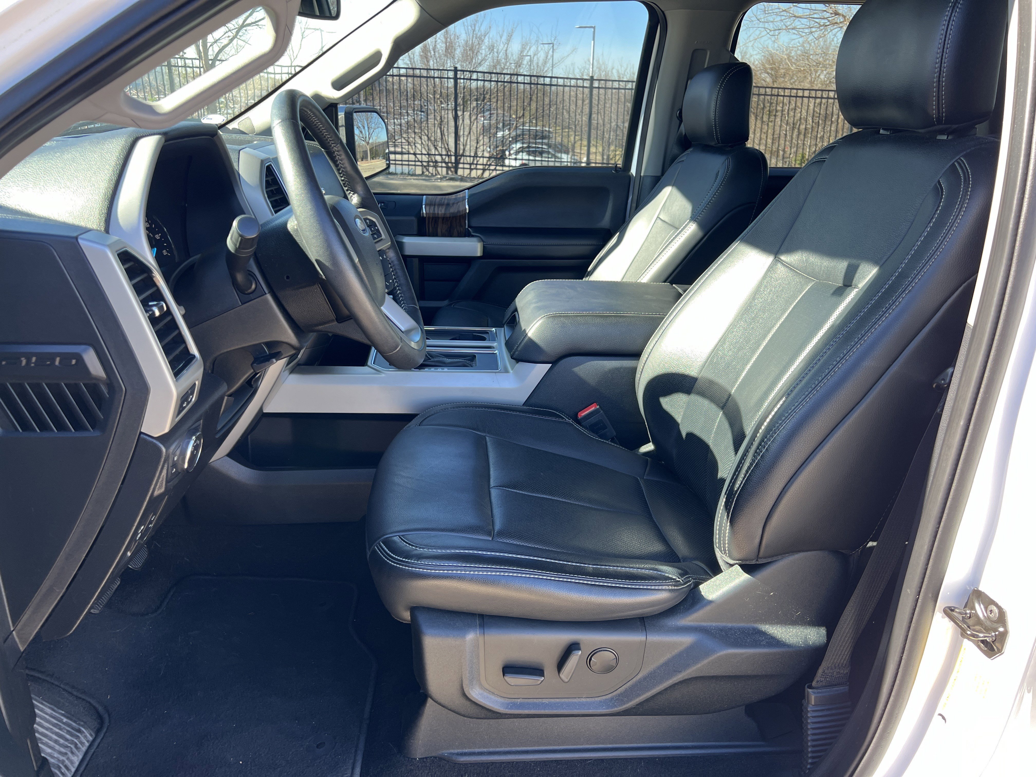 Used 2019 Ford F150 Lariat image 28