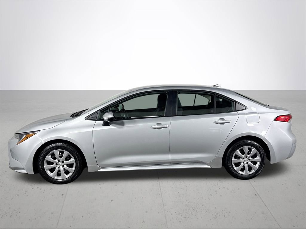 Used 2023 Toyota Corolla LE image 9