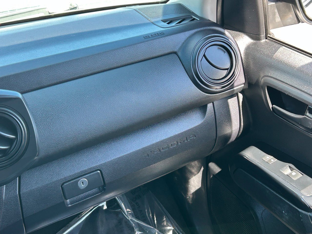 Used 2021 Toyota Tacoma SR RWD image 18