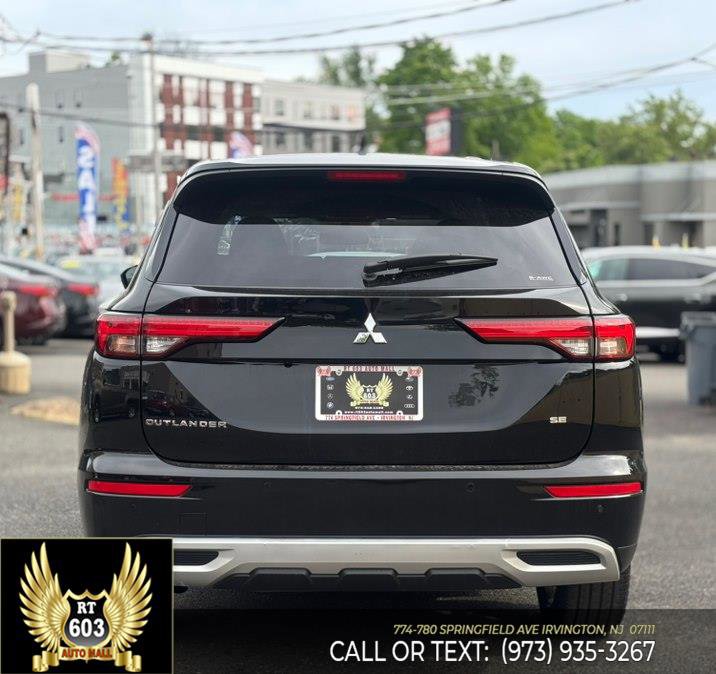 Used 2024 Mitsubishi Outlander AWD image 5