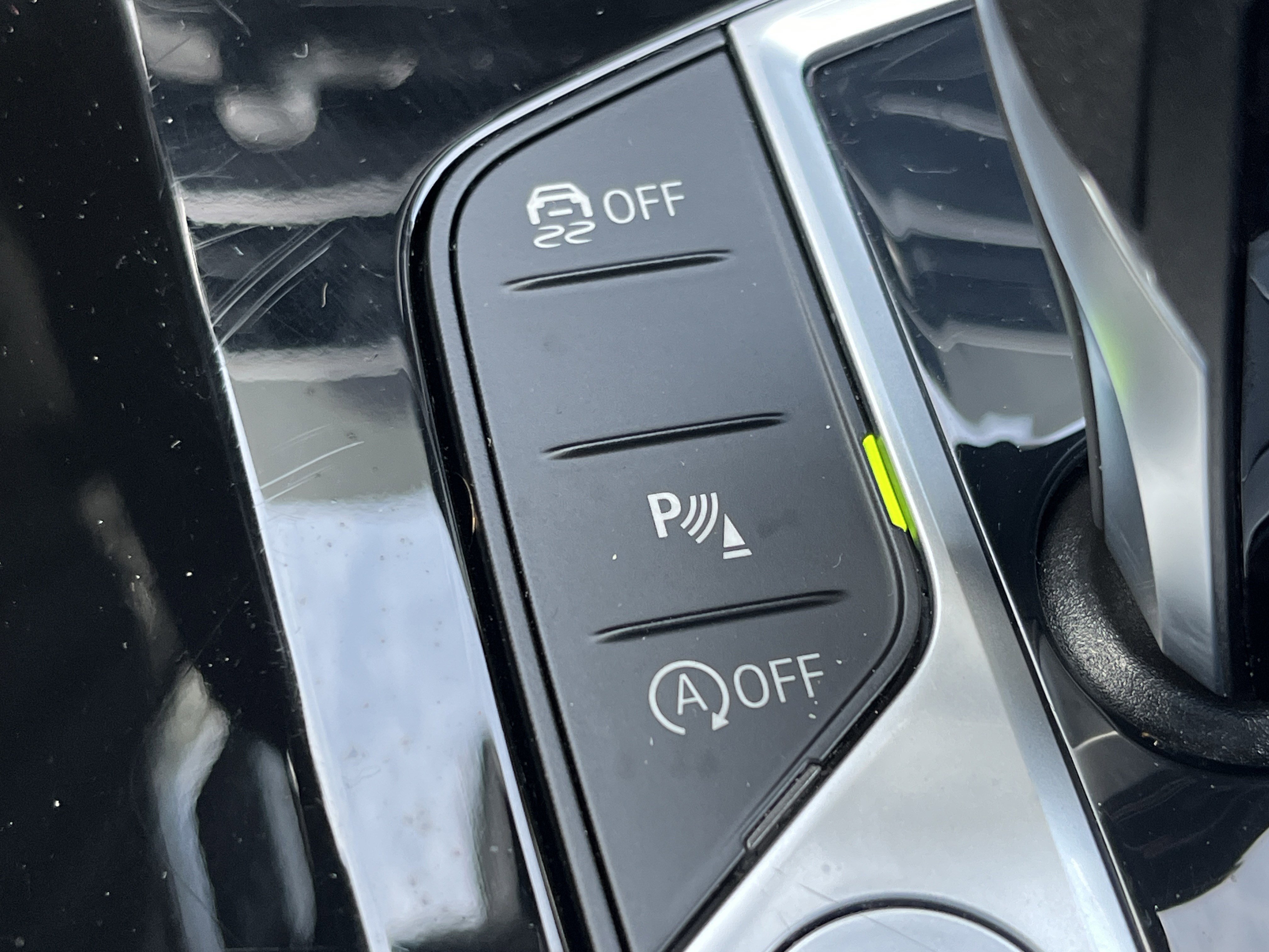 Used 2025 BMW X4 xDrive30i image 10