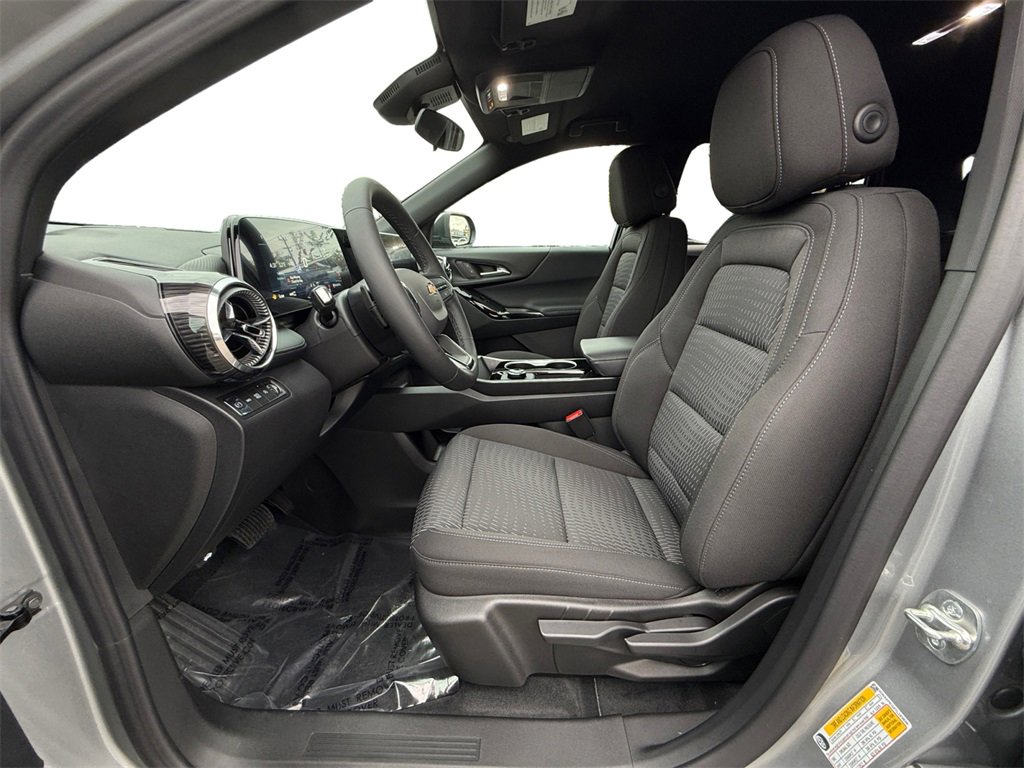 Used 2026 Chevrolet Equinox LT image 9