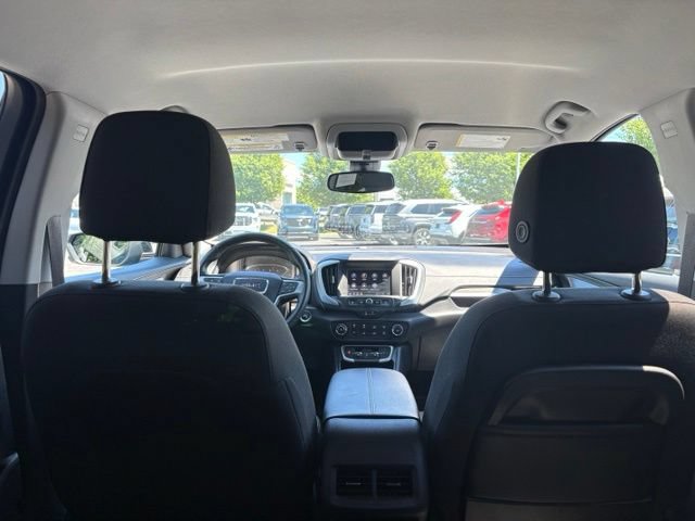 Used 2024 GMC Terrain SLE w/ LPO, Floor Liner Package FWD image 9