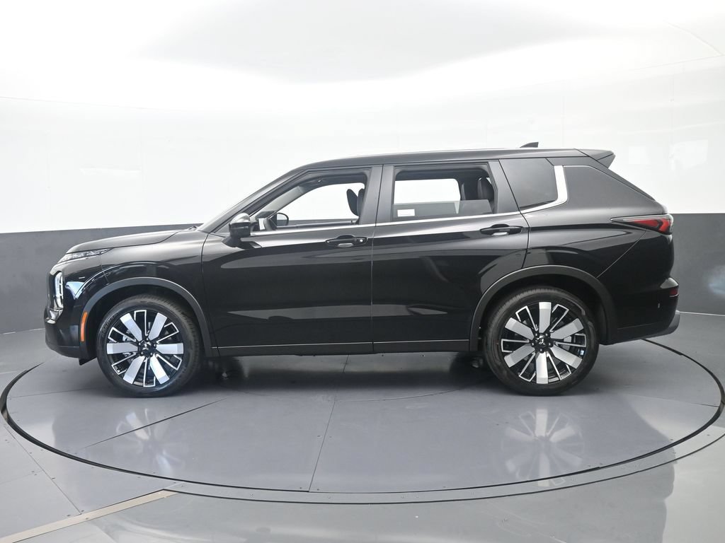 New 2026 Mitsubishi Outlander SE FWD image 3