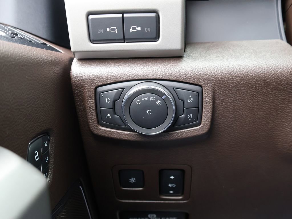 Used 2022 Ford F350 King Ranch w/ King Ranch Ultimate Package AWD/4WD image 32