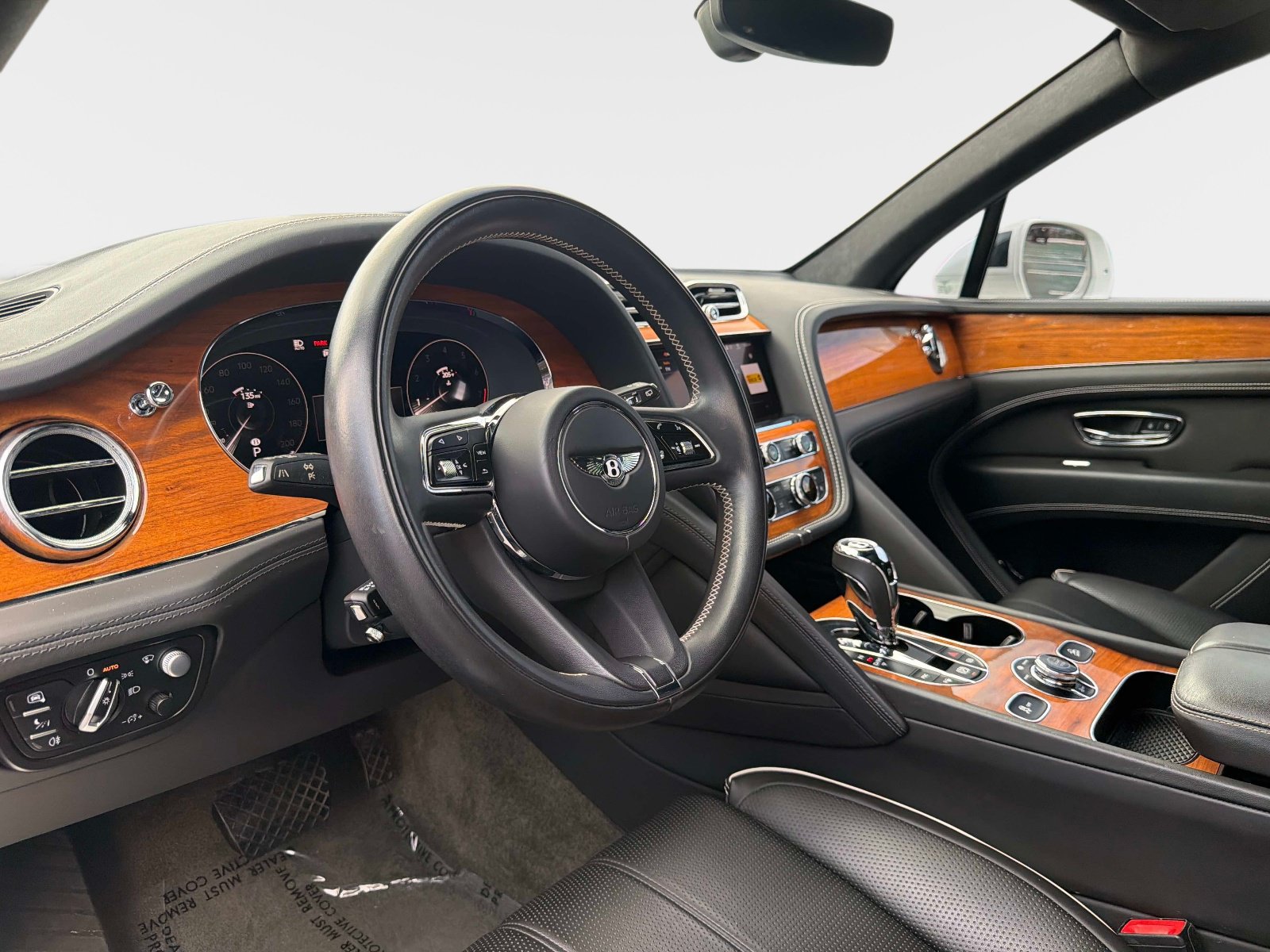 Used 2022 Bentley Bentayga AWD/4WD image 41