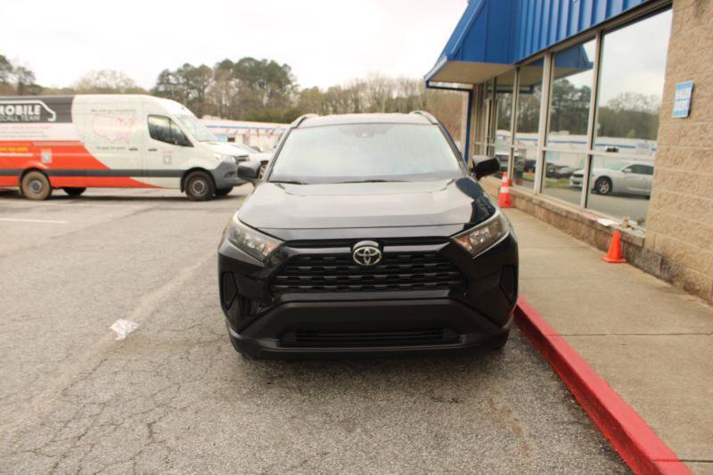 Used 2019 Toyota RAV4 LE image 2