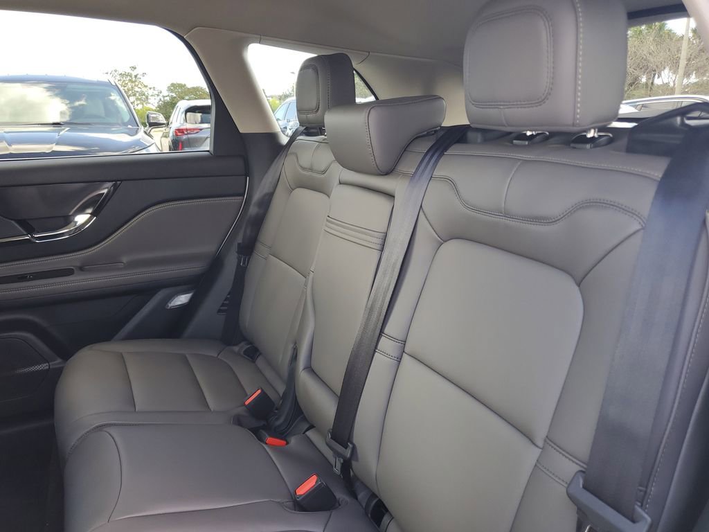 New 2026 Lincoln Corsair Premiere FWD image 12