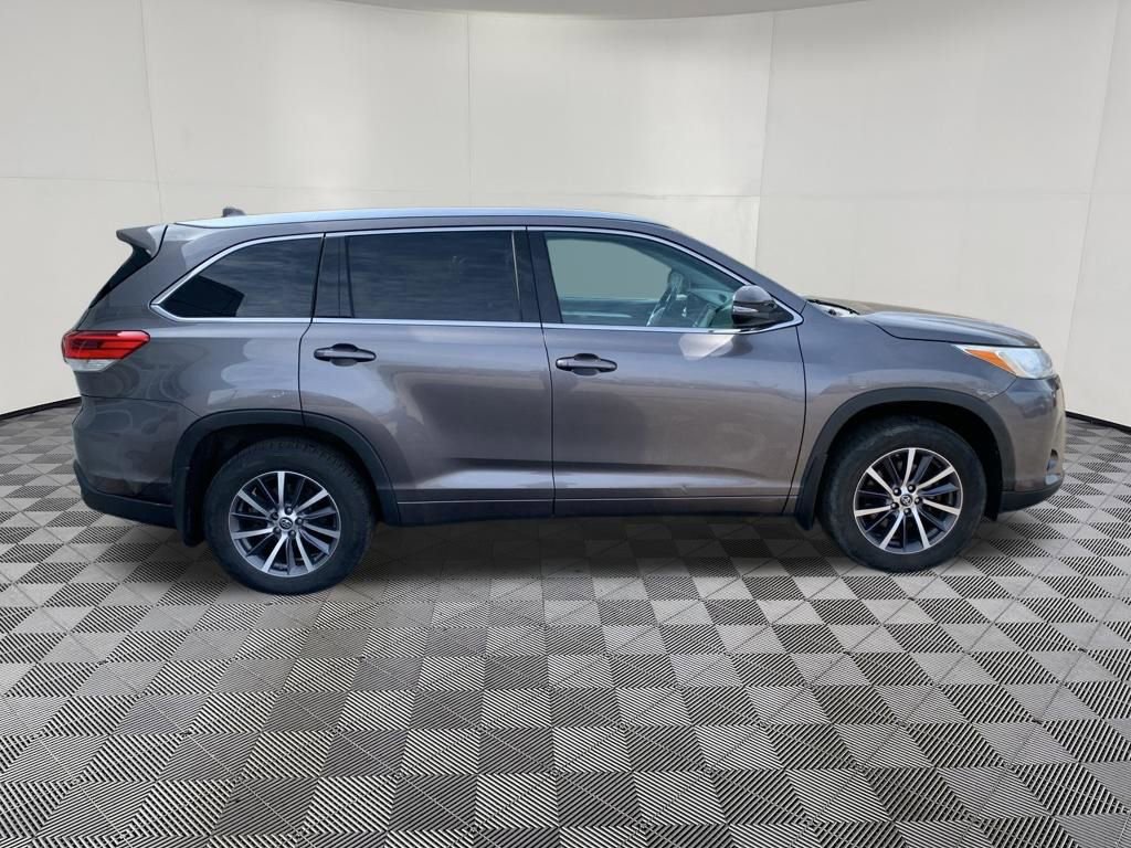Used 2018 Toyota Highlander XLE image 8
