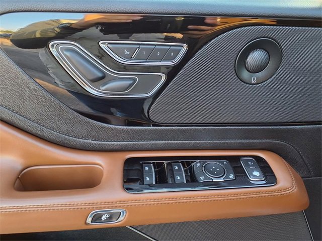 Used 2020 Lincoln Aviator Reserve w/ Elements Package Plus image 7