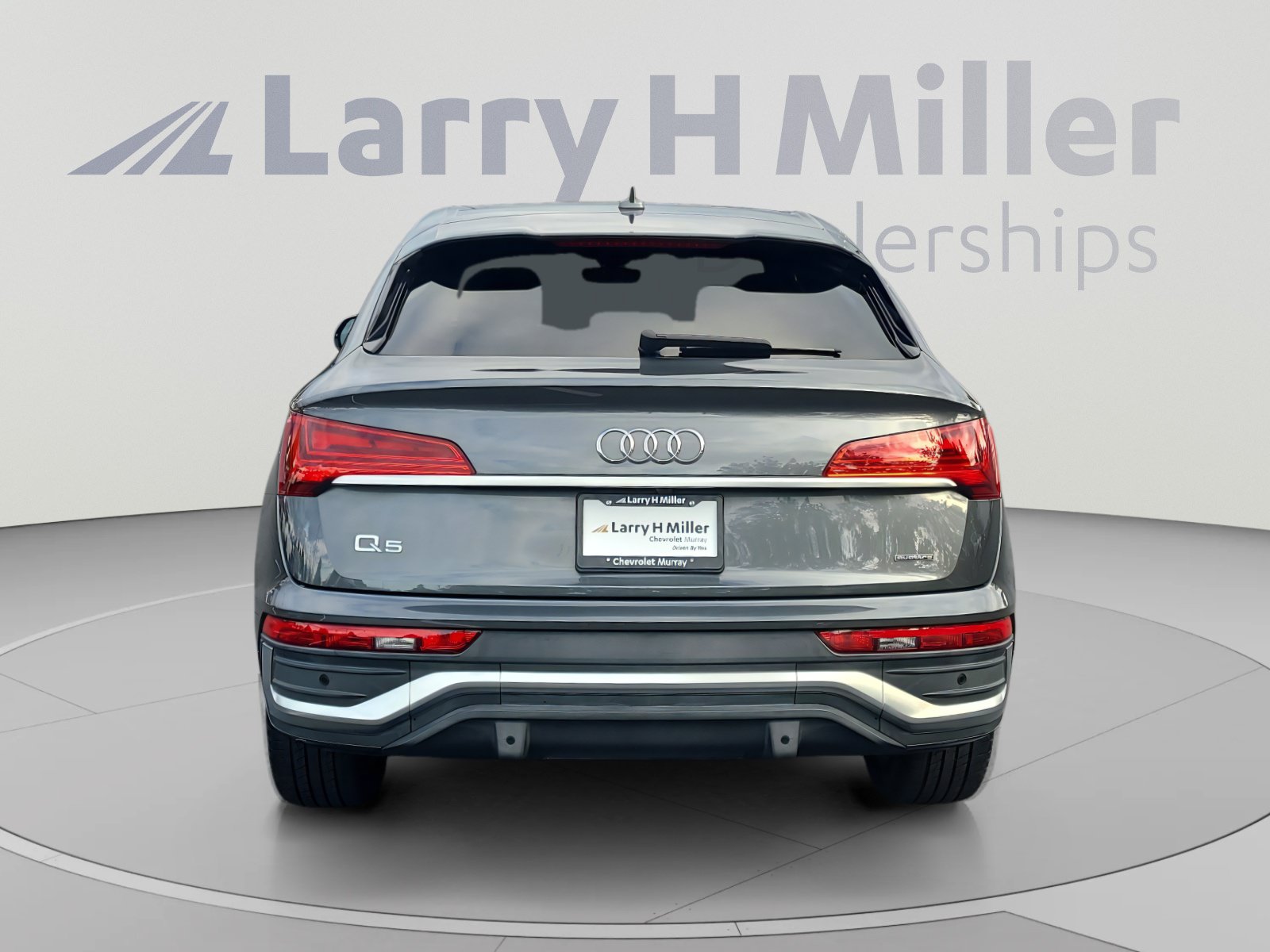 Used 2023 Audi Q5 2.0T Premium w/ Convenience Package AWD/4WD image 4