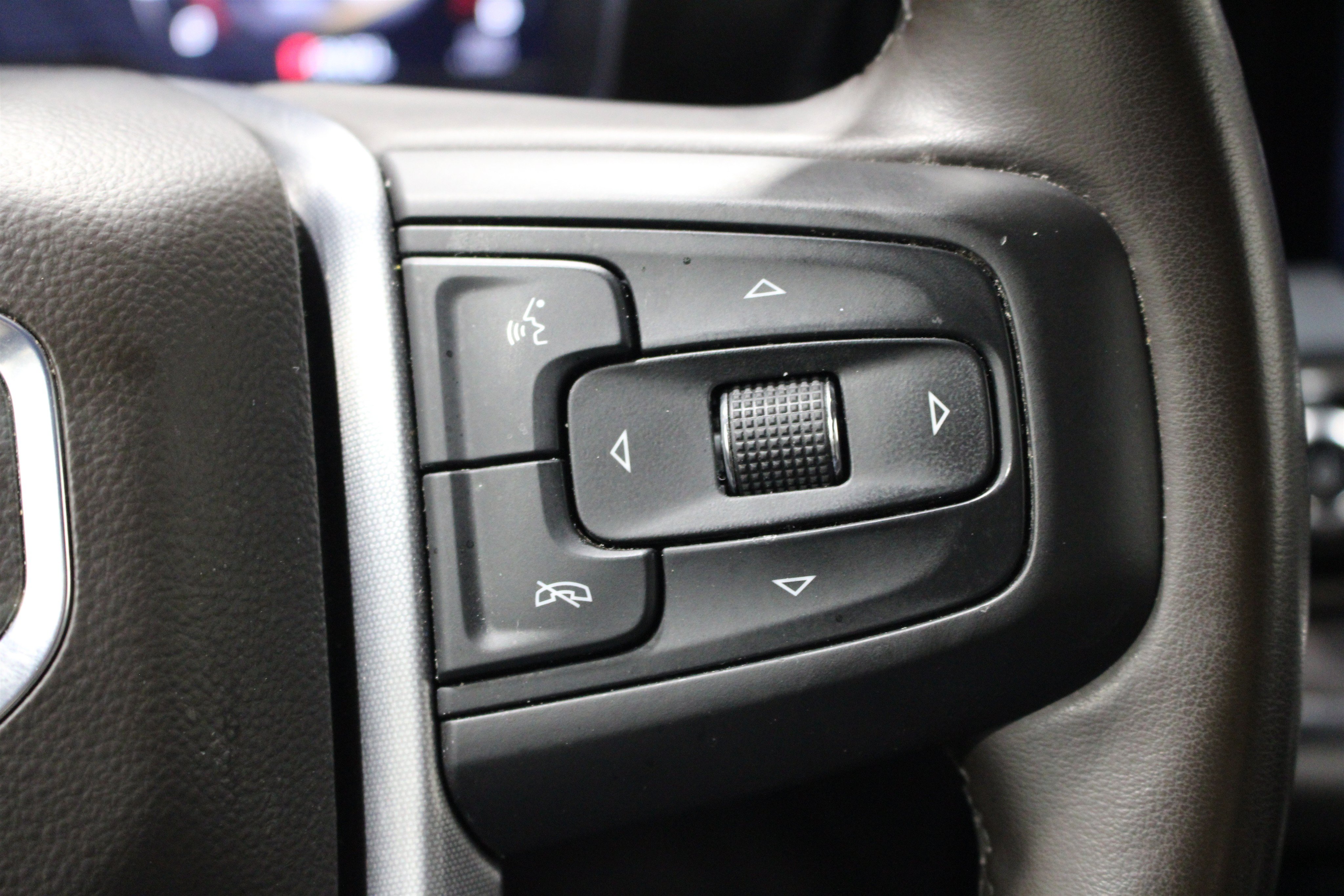 Used 2025 GMC Sierra 1500 SLT RWD image 13